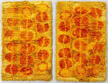 Clara Salander, carpets a pair of machine-sewn long pile rugs "Örby" Östergyllen Rya approx. 120x70 cm each.