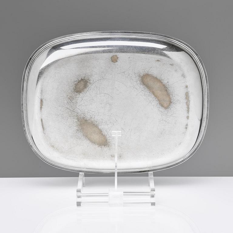 A 20th century silver plated tray and dish.