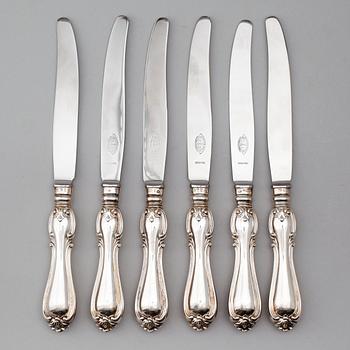 MATKNIVAR, 6 st, silver, bl a Gustaf Möllenborg Feron, bl a 1861. Total vikt med stålblad ca 491 gram.