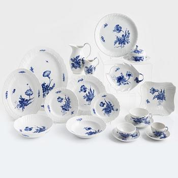 Service parts, 102 pieces, porcelain, "Blå Blomst", Royal Copenhagen, Denmark.