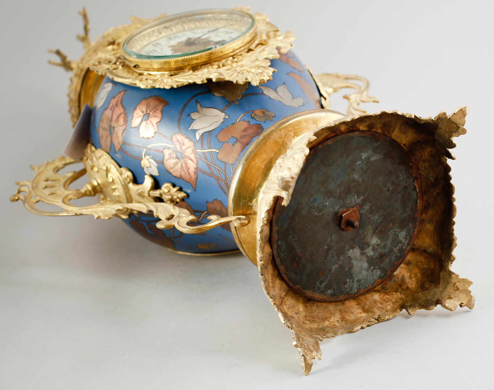 BORDSUR, mässing och porslin, rokokostil, sent 1800-tal.