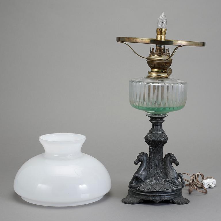 BORDSFOTOGENLAMPA, omkring sekelskiftet 1900.