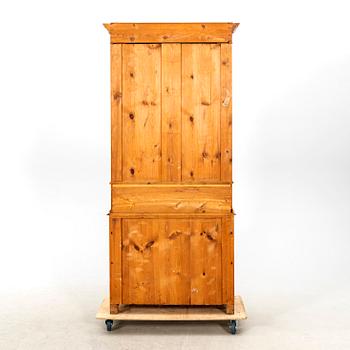 A Neo Rococo elm mid 1800s display cabinet.