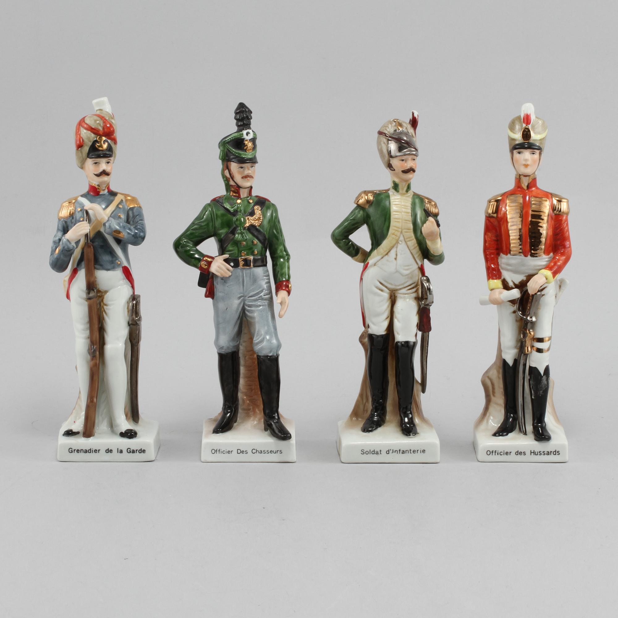 FIGURINER, 4 st, porslin, 1900-talets andra hälft.