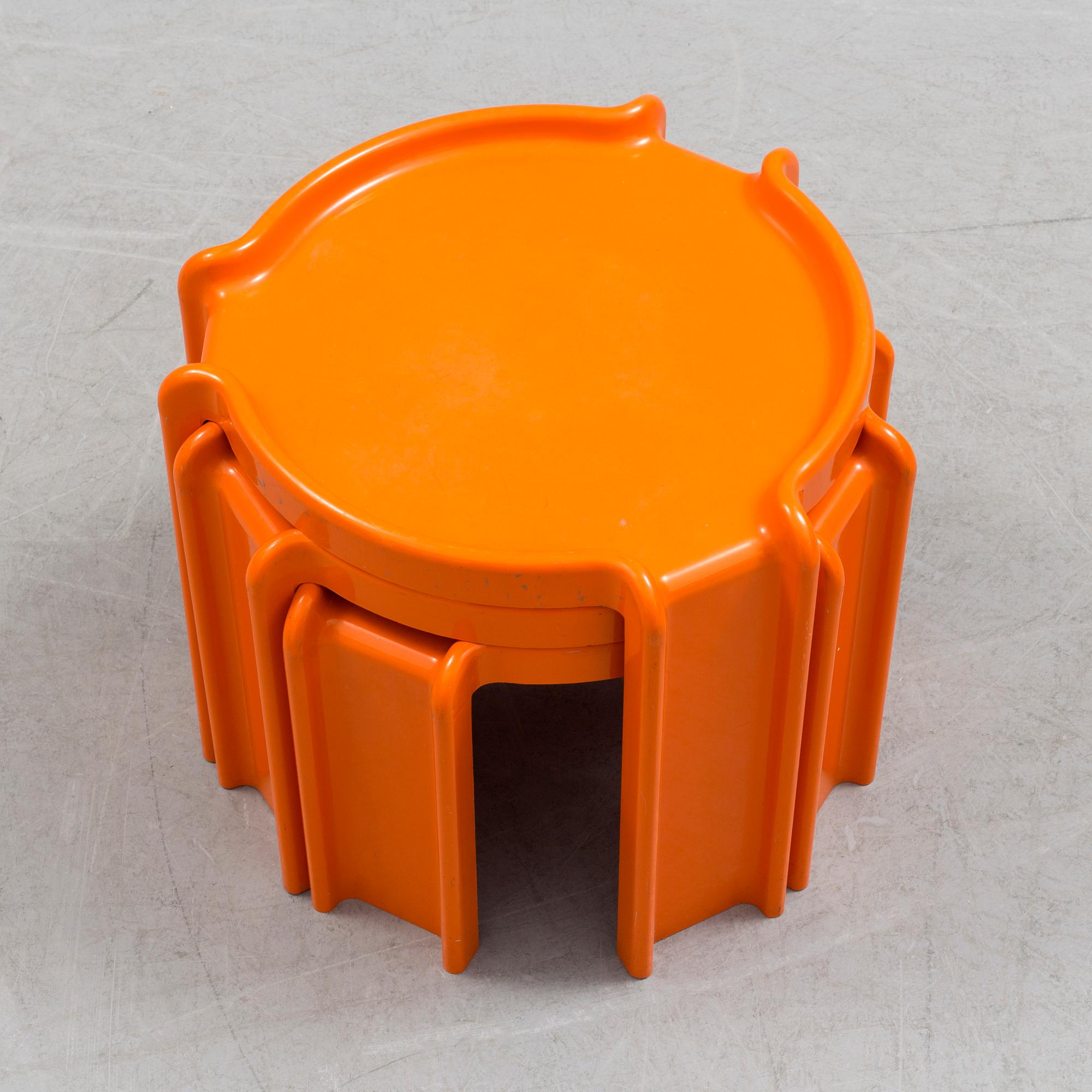 A set of three plastic nesting table probably Giotto Stoppino for Kartell. 1960s/1970s.
