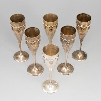 CHAMPAGNEGLAS, 6 st, nysilver, 1900-tal.