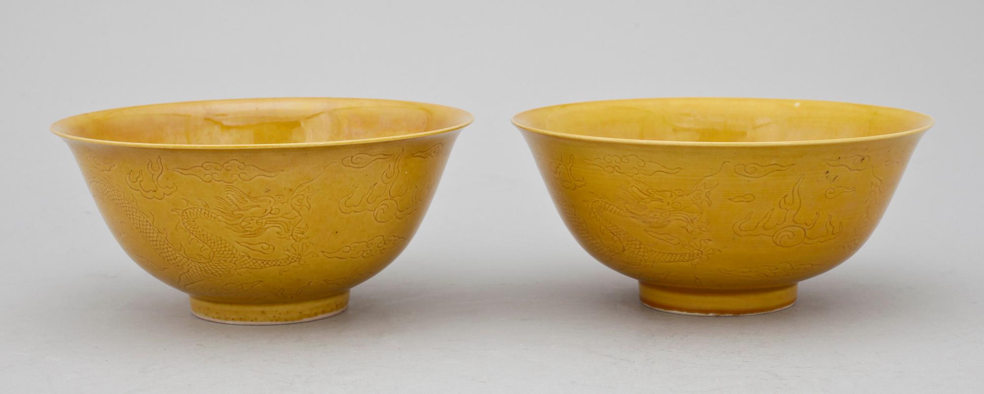 SKÅLAR, ett par porslin. Kina, troligen republik.