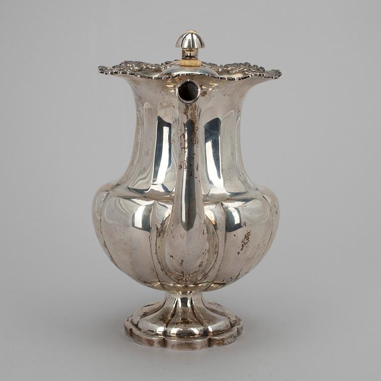 KAFFEKANNA, silver, Helsingfors 1919. Vikt ca 901 g.