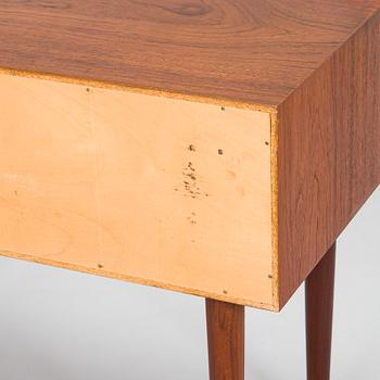 Byrå, teak, Danmark, 1900-talets mitt.