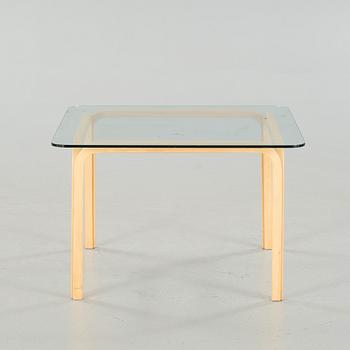 ALVAR AALTO, soffbord, "Y805B", modell formgiven 1946.