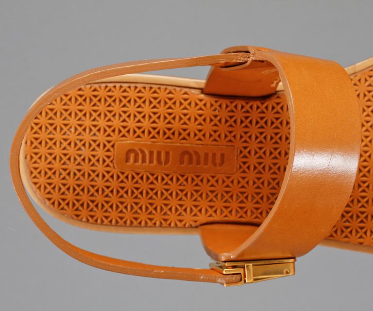 SKOR/SANDALER, Miu miu.