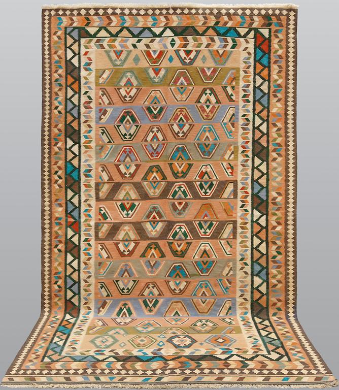 A carpet, Kilim Shiraz, ca 275 x 160 cm.