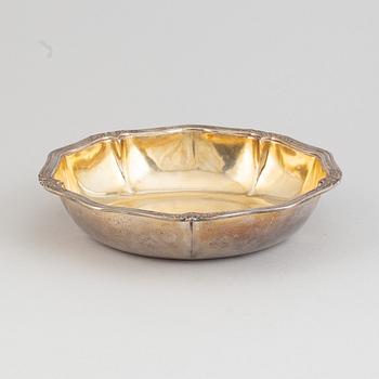 Two French 19th century silver 950/1000 dishes, after 1838.