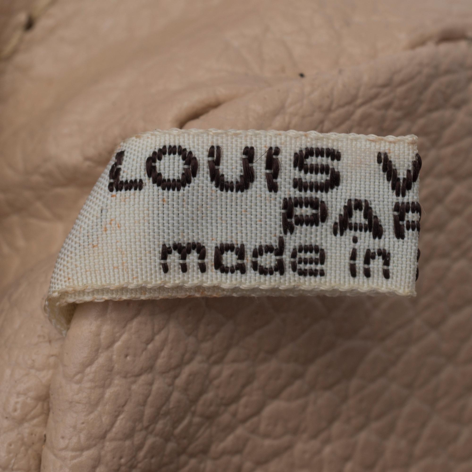 TOILETRY BAG, Louis Vuitton.
