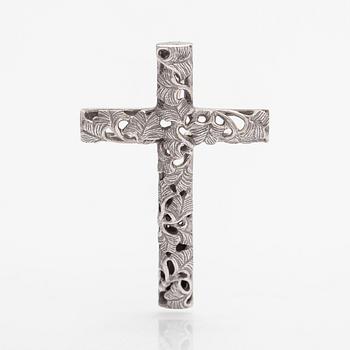 A Carrera y Carrera cross pendant in 18K whitegold.