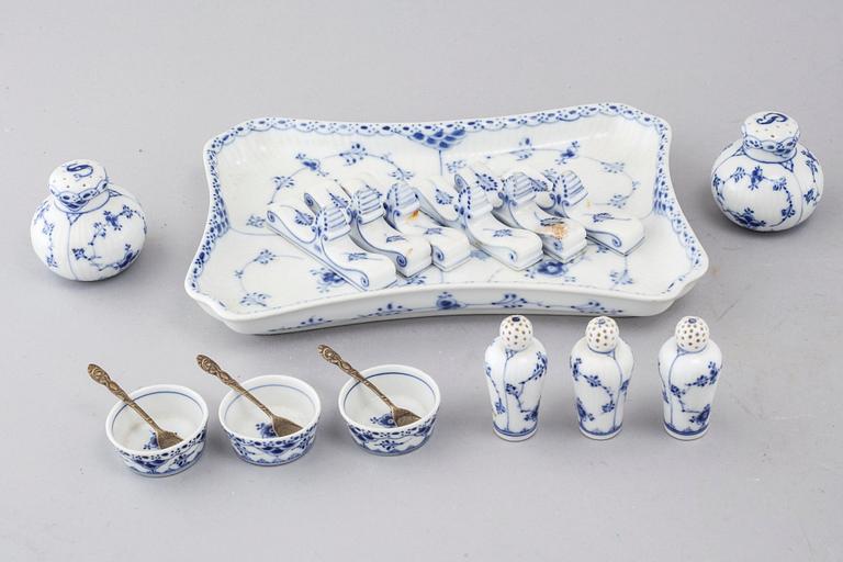 A porcelain tableware set of 69 pcs, "Musselmalet" by Royal Copenhagen, second half of the 20th century.