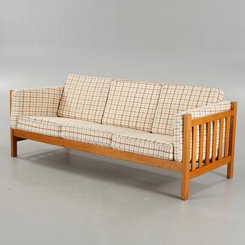 A sofa "2342" by Børge Mogensen, from the latter half of the 20th century.