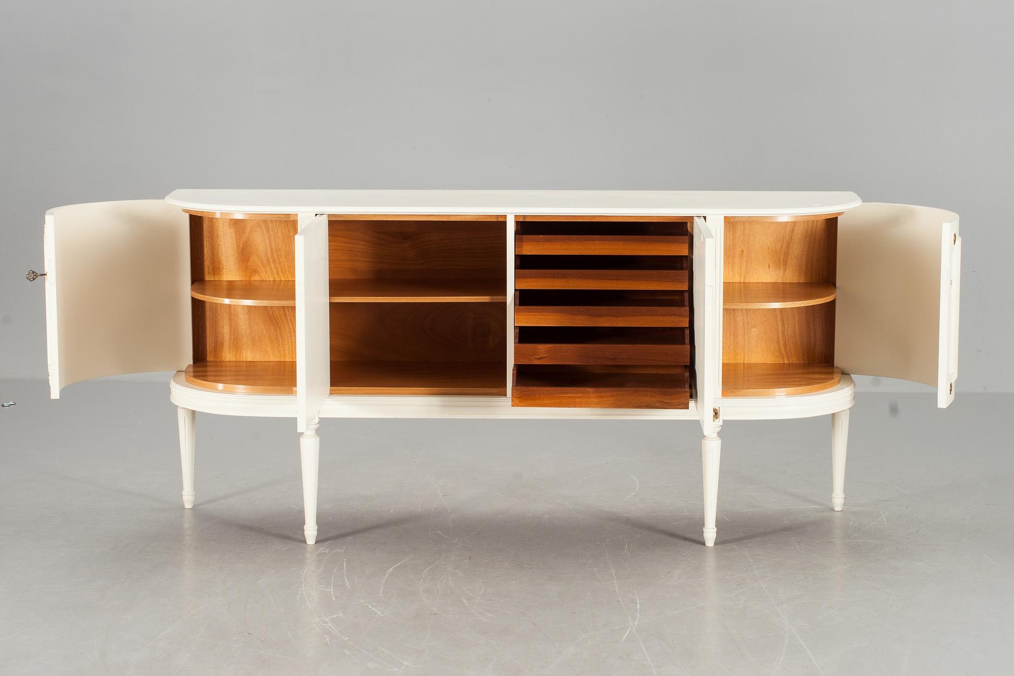 SIDEBOARD, gustaviansk stil, 1900-talets andra hälft.