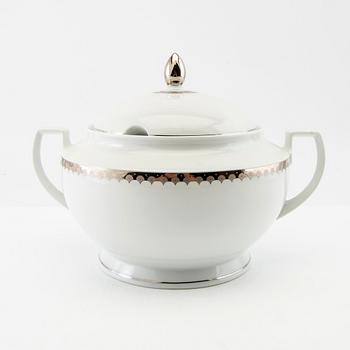 Sigvard Bernadotte, service approximately 95 pcs "Marianne", Christineholm, Fyrklövern late 20th century porcelain.