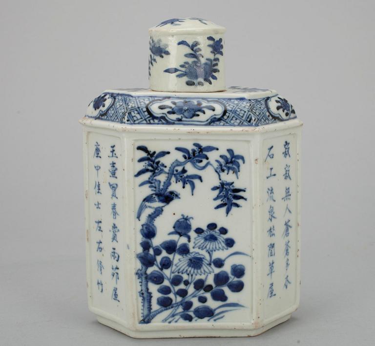 FLASKA, porslin, Kina, sekelskiftet 1800/1900.