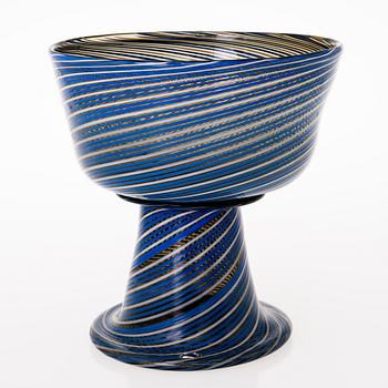 HEIKKI ORVOLA, A footed filigree glass bowl, signed Heikki Orvola Nuutajärvi Notsjö.