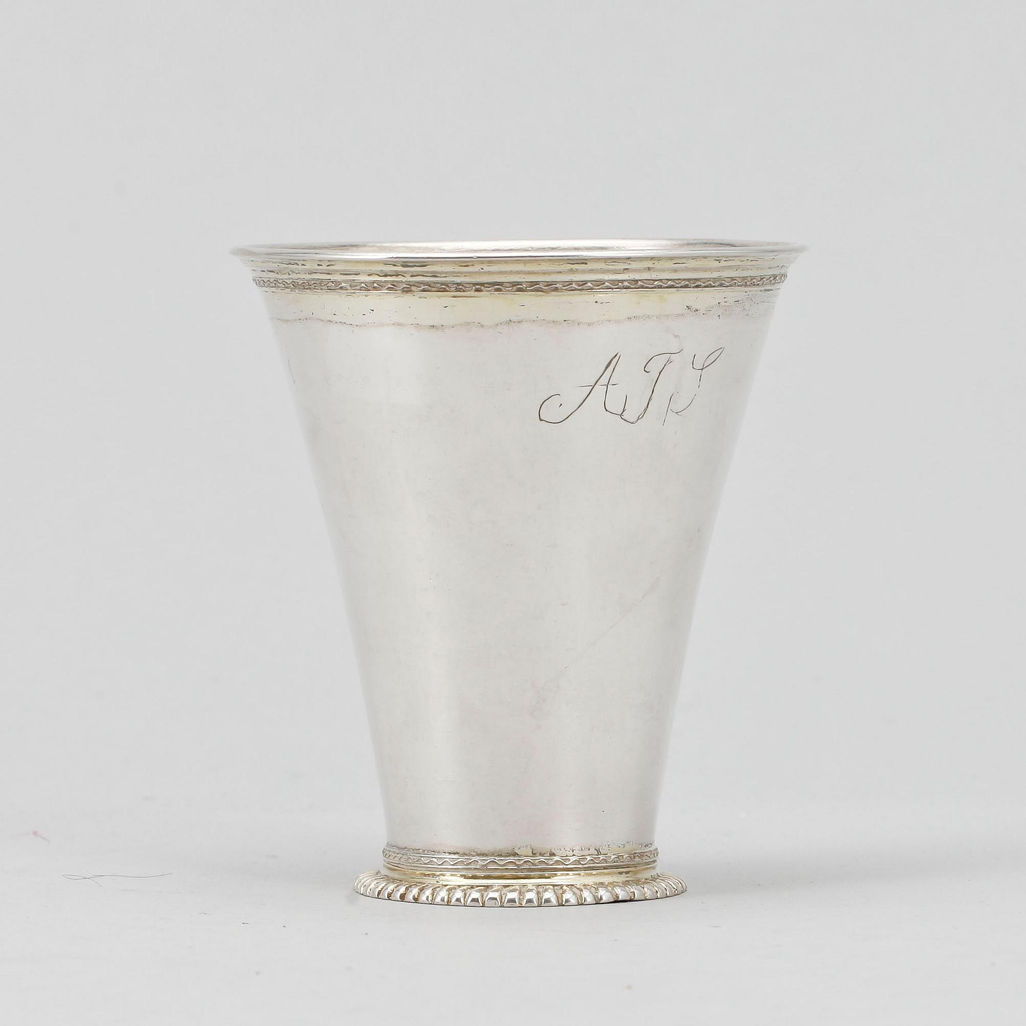 BÄGARE, silver, Johan Wennerwall, Göteborg 1737. Vikt ca 96 gram.