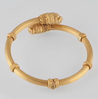 ARMRING, 18K guld. Vikt 45,6 gram.