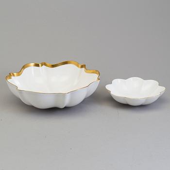 KARIN BJÖRQUIST, a 42 pcs Nobel porcelain dinner service.