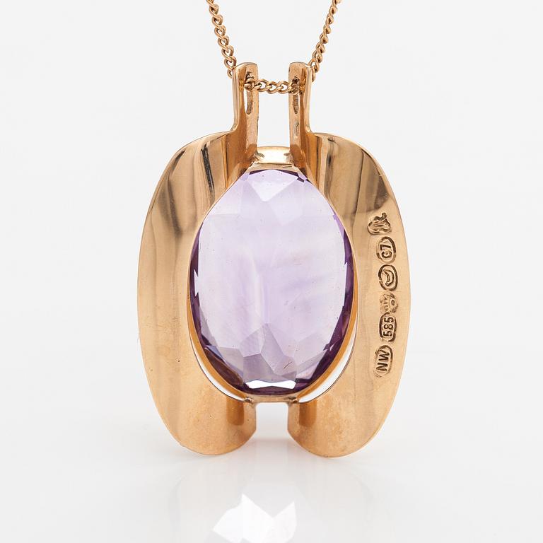 Eero Rislakki, A 14K gold necklace with an amethyst. Westerback, Helsinki 1960.