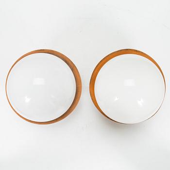 Paavo Tynell, vägglampor/utebelysning, ett par, modell H-10-100, Idman 1960-talest mitt.