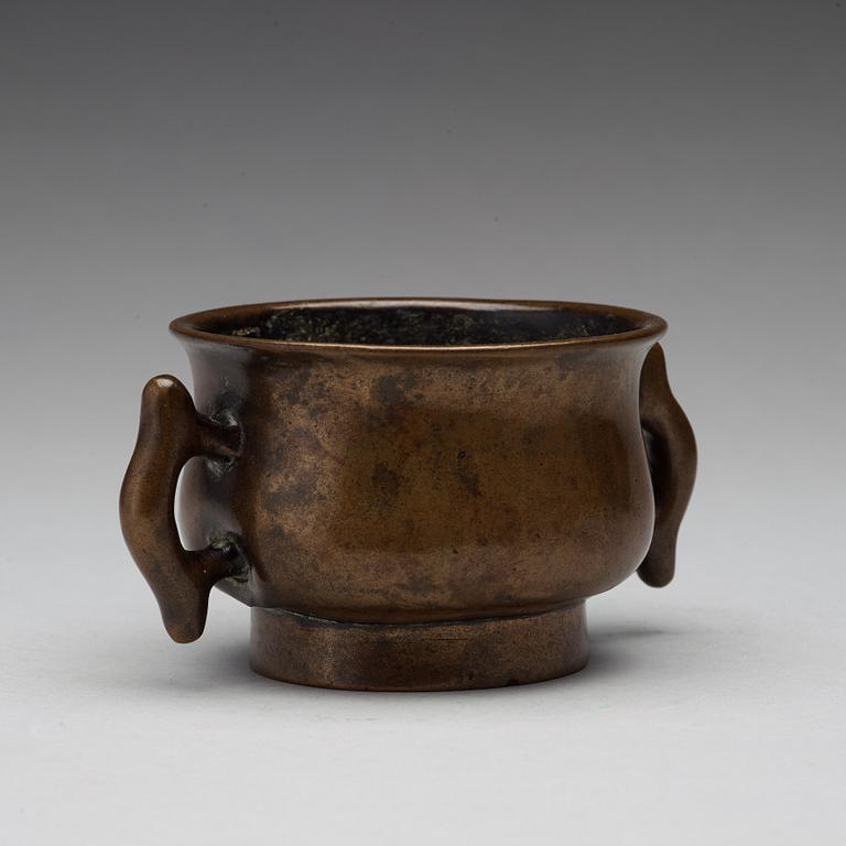 RÖKELSEKAR, brons. Qingdynastin (1644-1912).