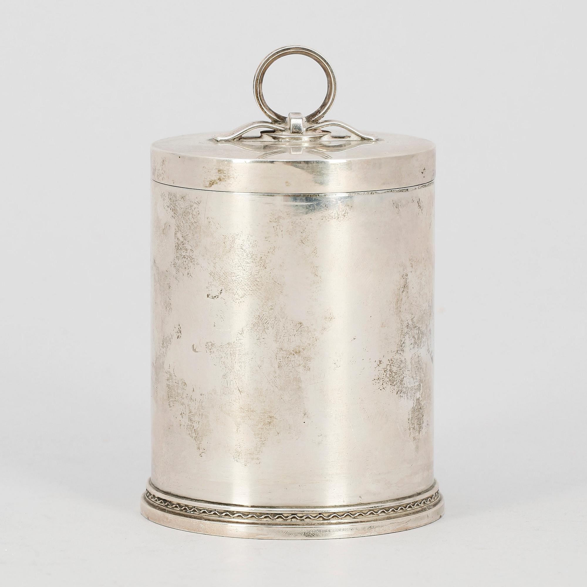 TOBAKSBURK, silver, Borgila, Stockholm, 1941. Tot vikt ca 258 g.