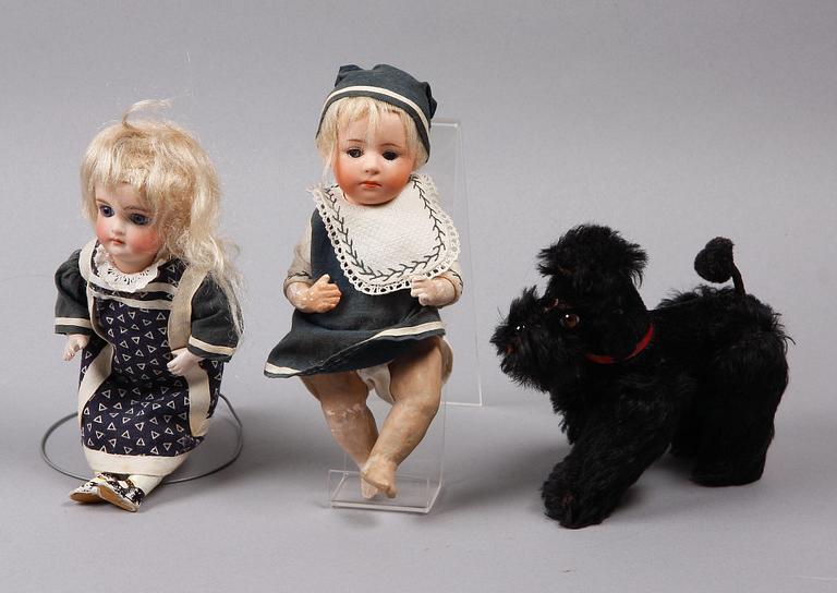 DOCKOR, 2 st, samt HUND, Bl.a Steiff.