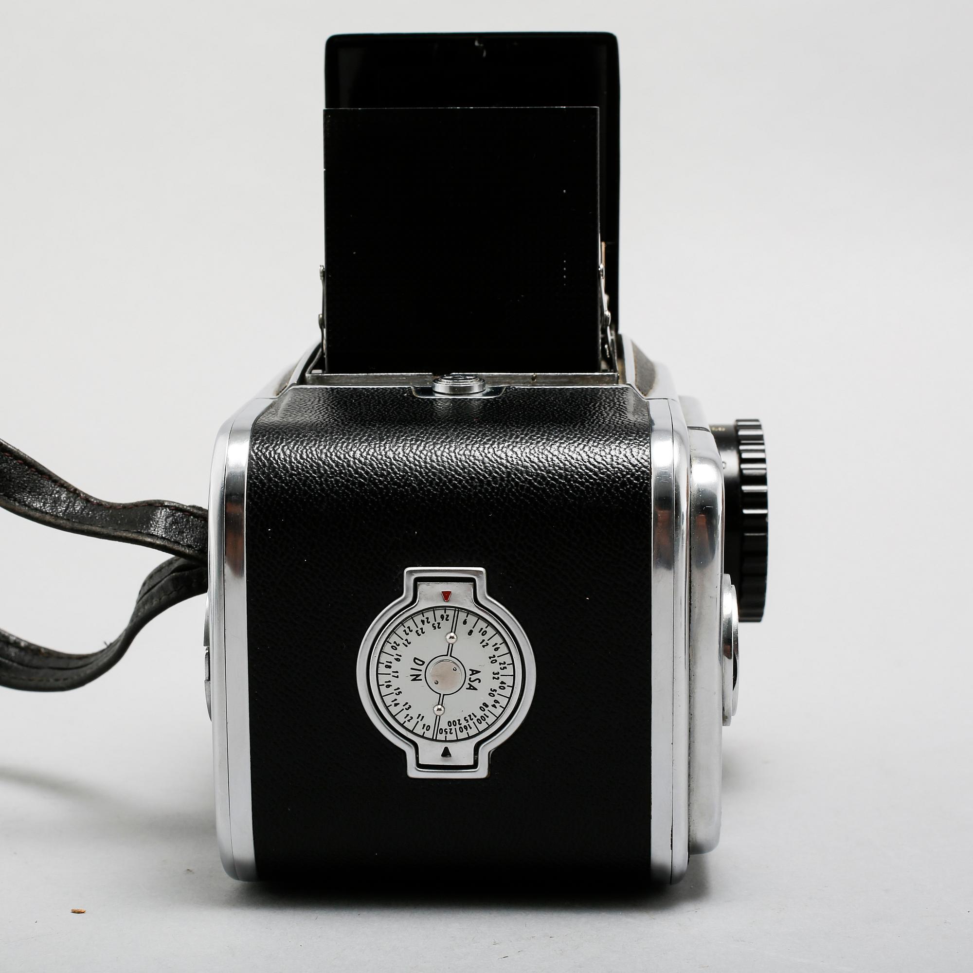 A camera from Hasselblad, model 1000F, 1950s.