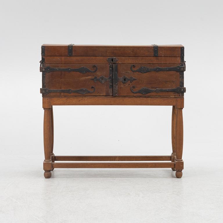 A 17th/18th century chest.