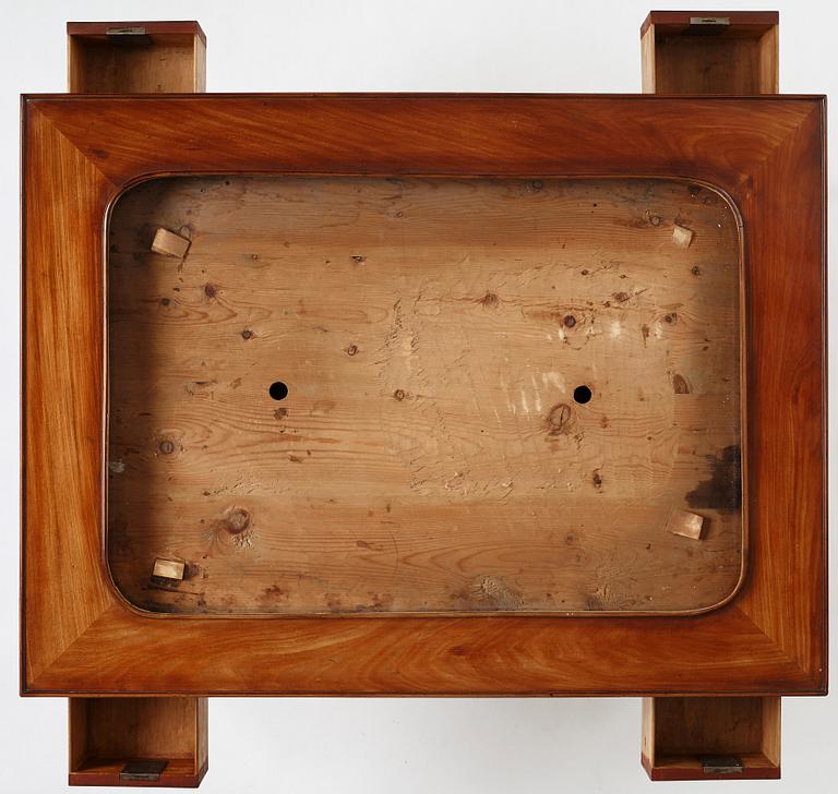 Tebord, med fajansbricka, originalunderrede tillskrivet Gottlieb Iwersson, Sengustavianskt, sent 1700-tal.