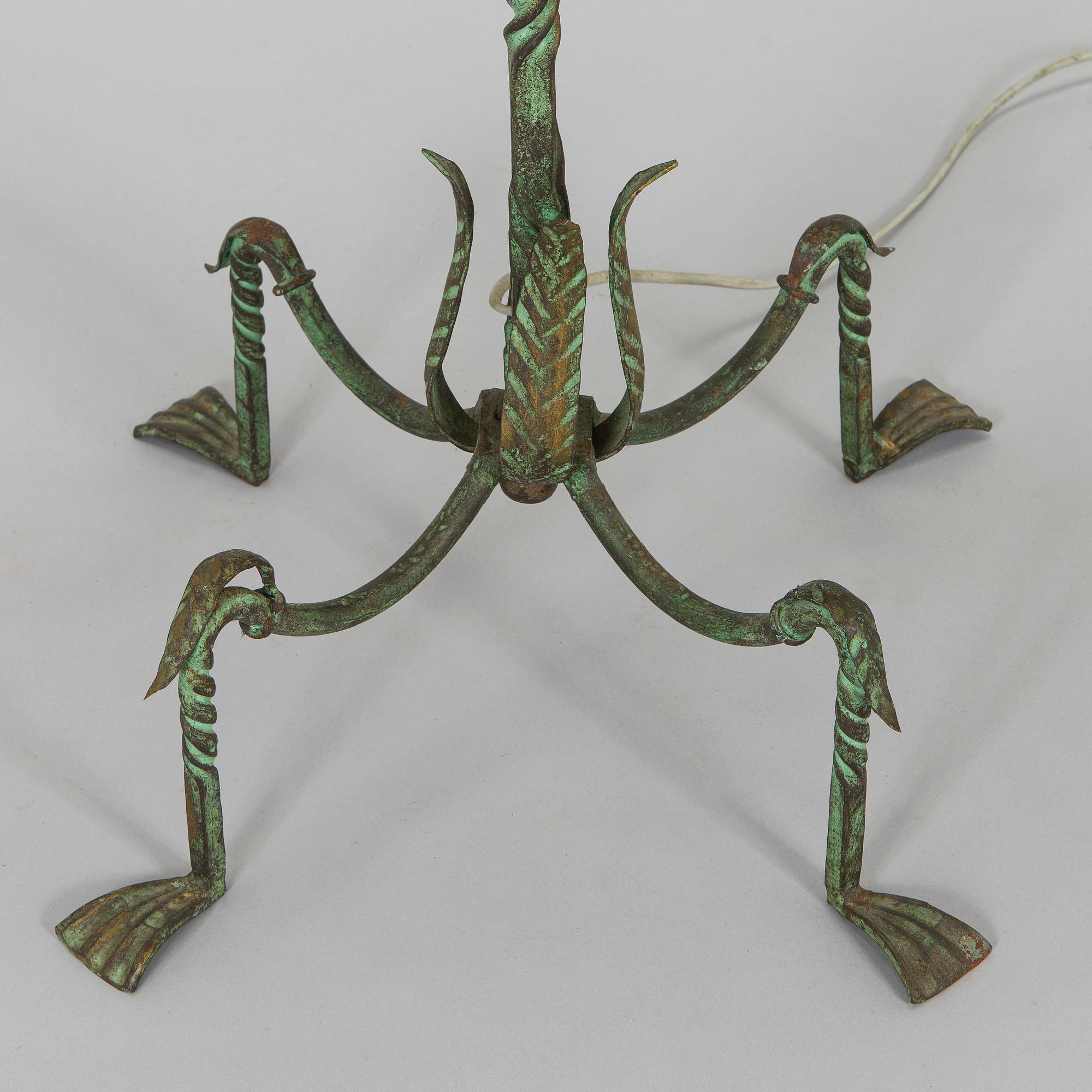 Lattiavalaisin, malli 811, Taidetakomo Hakkarainen, 1930-luku.