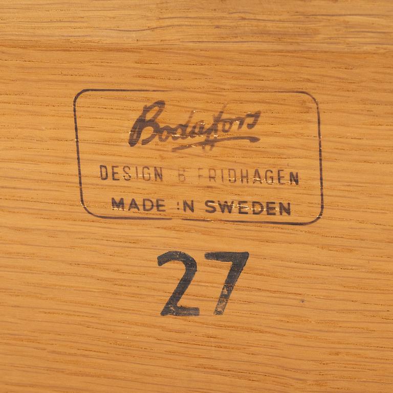 Bertil Fridhagen, an oak dining table, Bodafors.