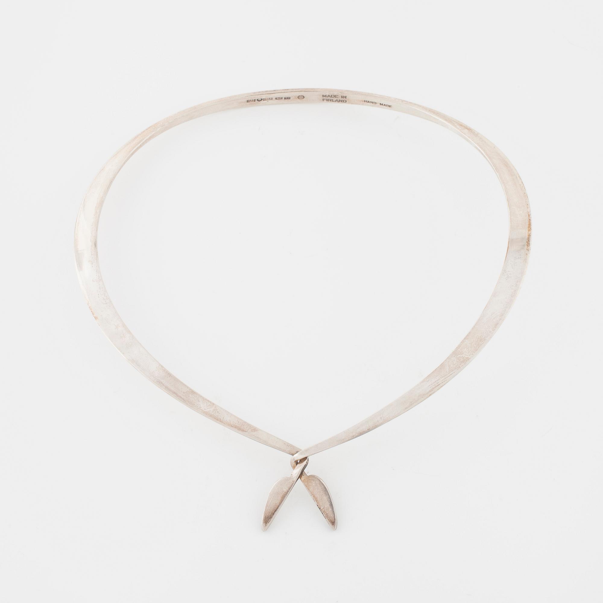 MAURI SARPARANTA, Helsingfors, 1970, a necklace.