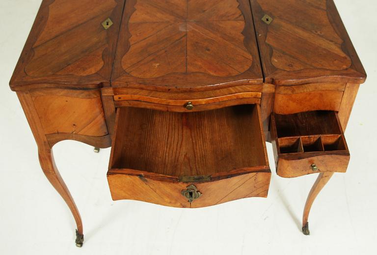 POUDREUSE, Louis XV. 1700/1800-tal.