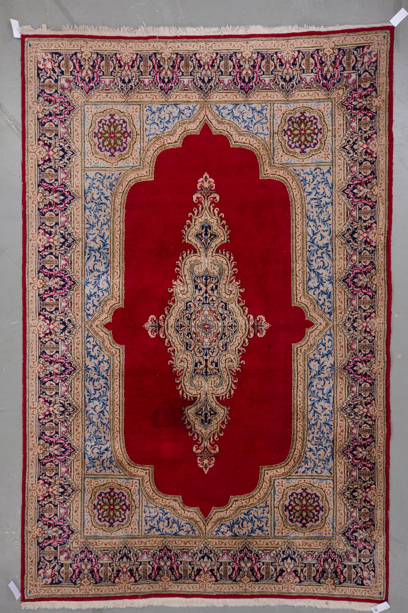 MATTA, Kirman, old/semiantik. Ca 308x201 cm.