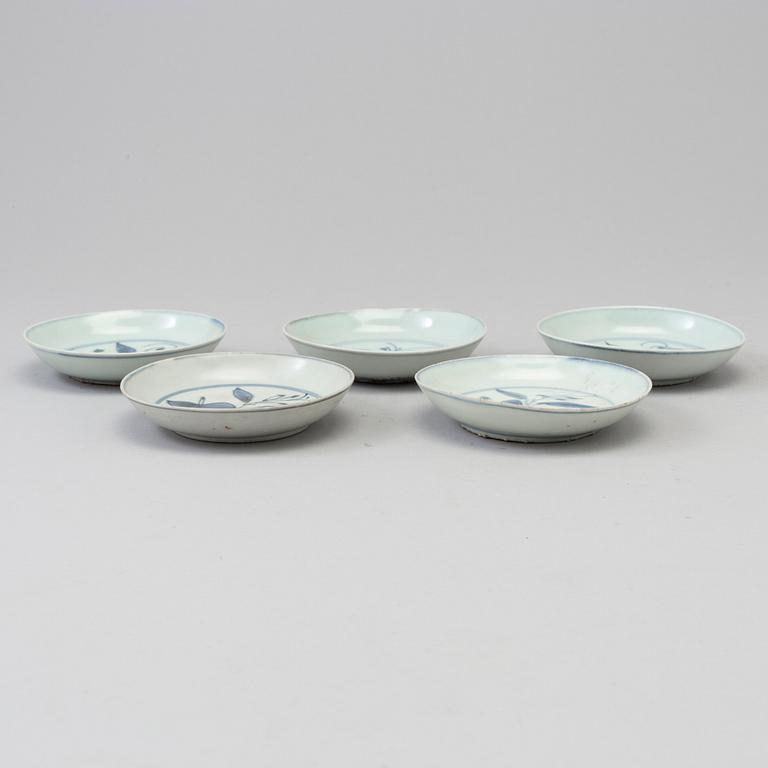 Five blue and white porcelain dishes, Ming dynasty (1368-1644).