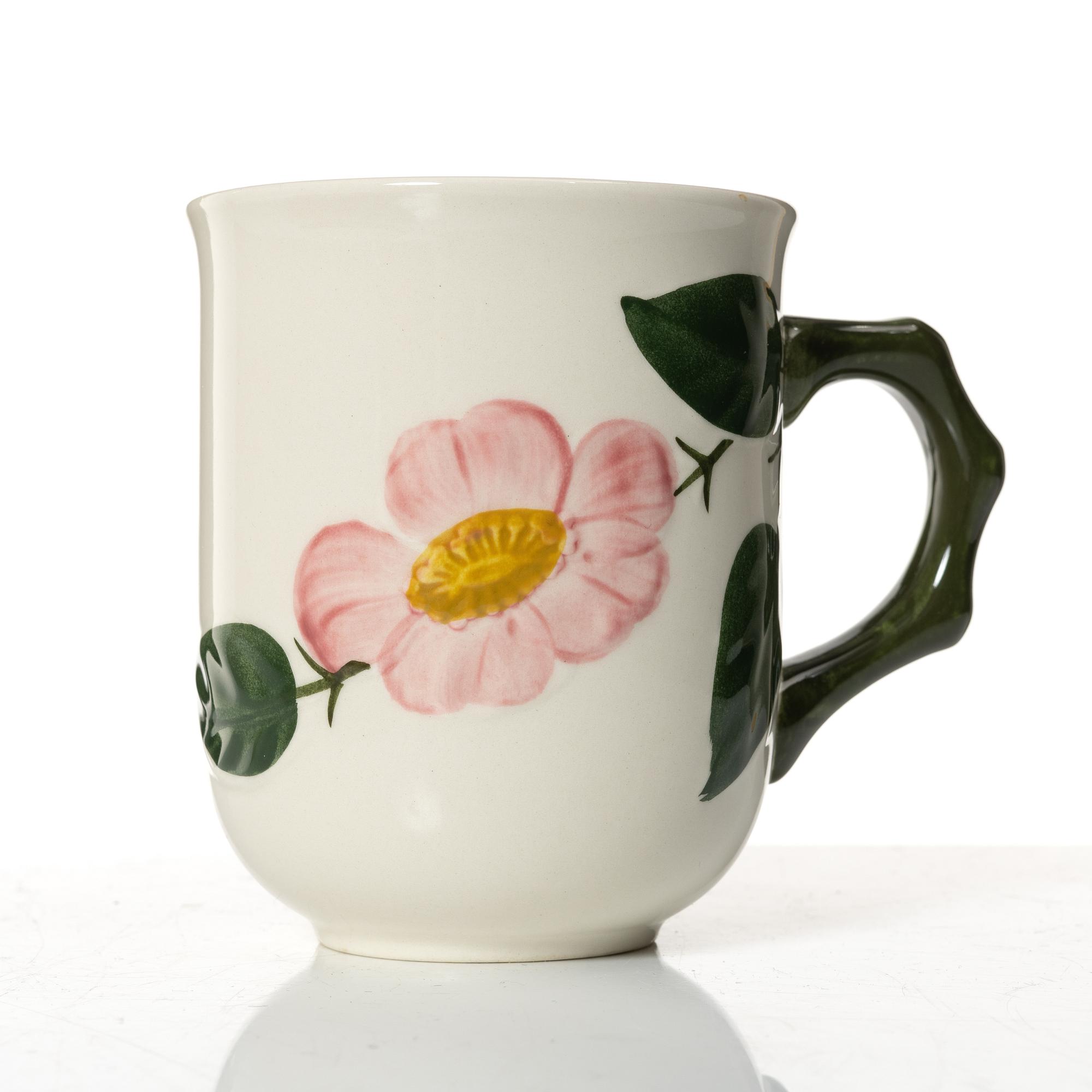 A 110-piece 'Wild rose' porcelain tea and dinner service, Villeroy & Boch, Germany.
