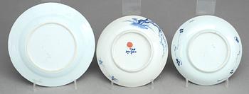 TALLRIKAR, 3 st, porslin, Kina, 1700-tal.