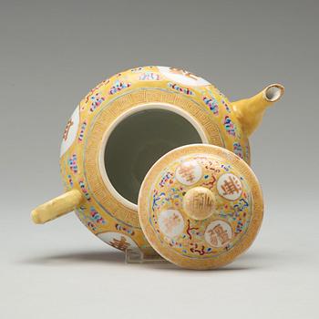 KAFFE/TESERVIS, 10 delar, porslin. Kina, Republik, tidigt 1900-tal, med Guangxus sex karaktärsmärke.