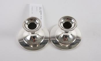 LJUSSTAKAR, ett par, silver, 1938.