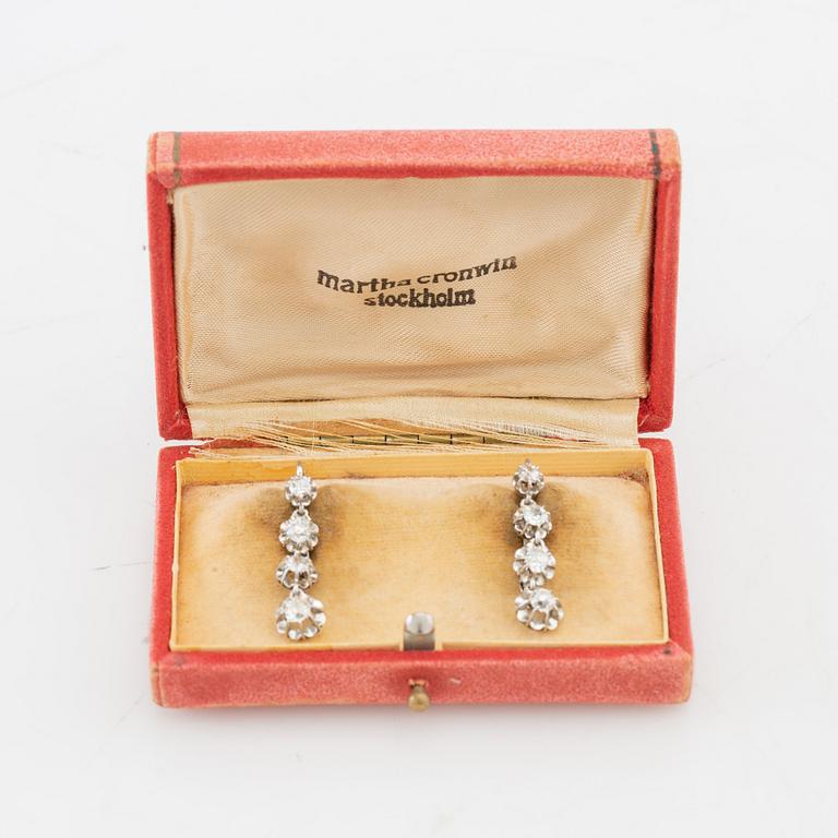 Earrings, a pair of 950 platinum set with old-cut diamonds.