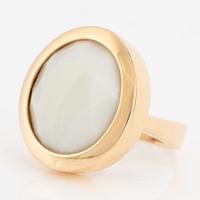 Ring, 18K gold with white faceted stone, Italy.