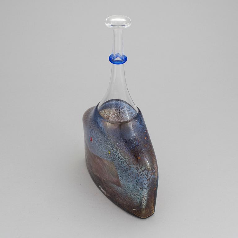 A glass flask by Bertil Vallien, Kosta Boda, signed and numbered 89253.