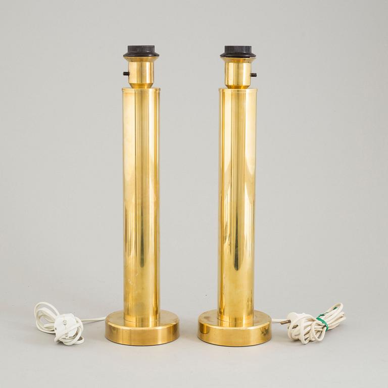 BORDSLAMPOR, ett par, mässing, EA Kosta, 1900-talets andra hälft.